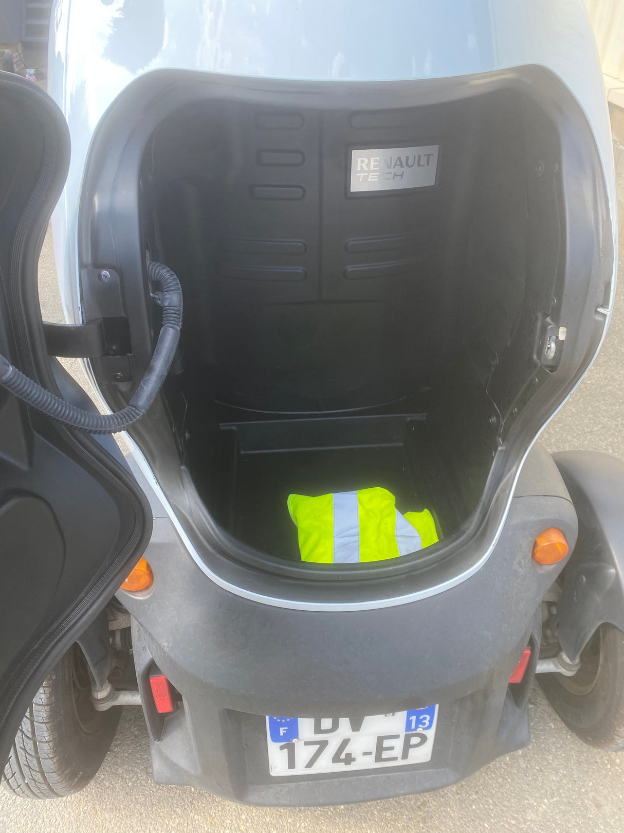 VEHICULES RENAULT TWIZY 45